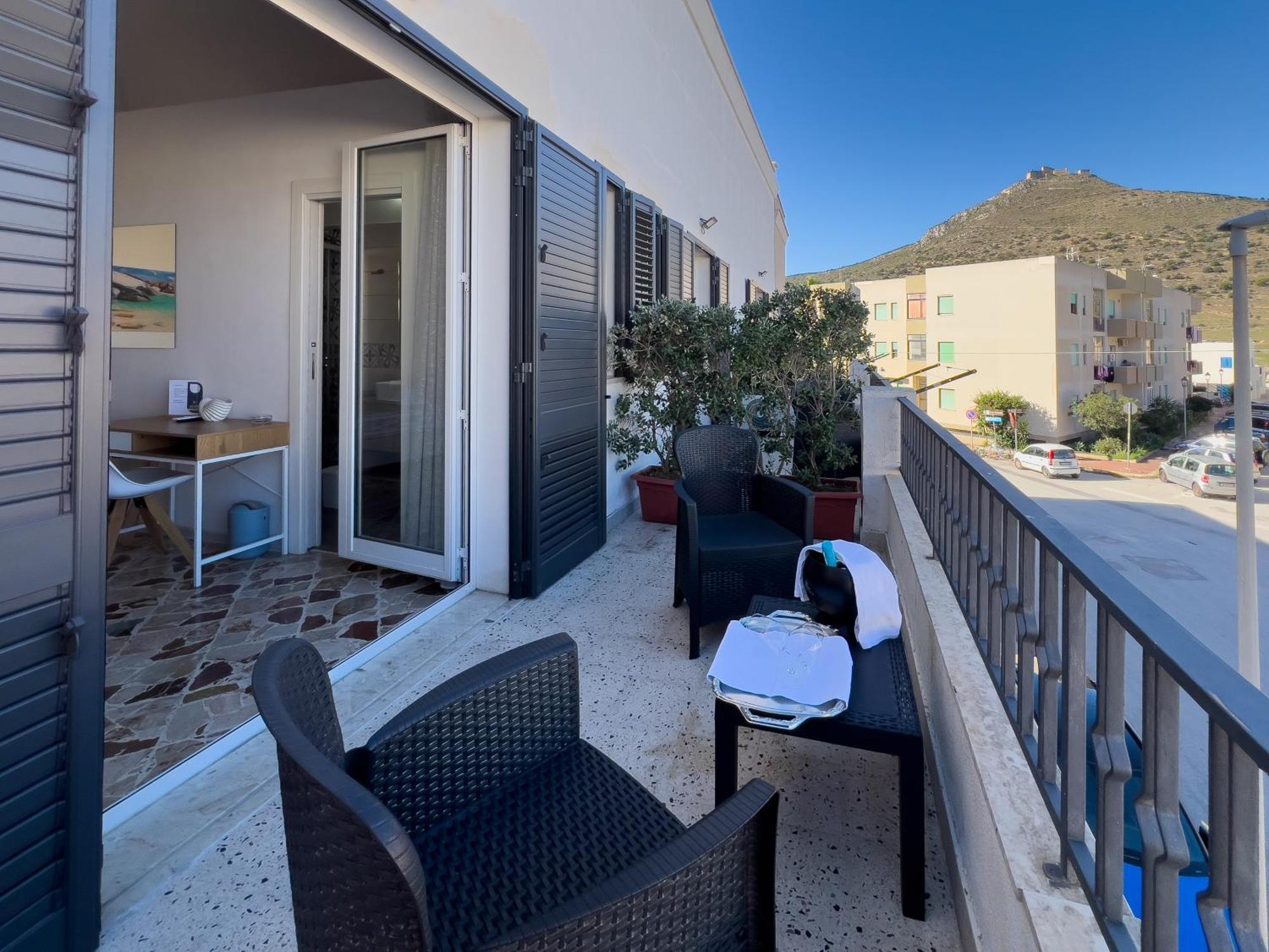 Ponente & Maestro Rooms Favignana Exterior foto